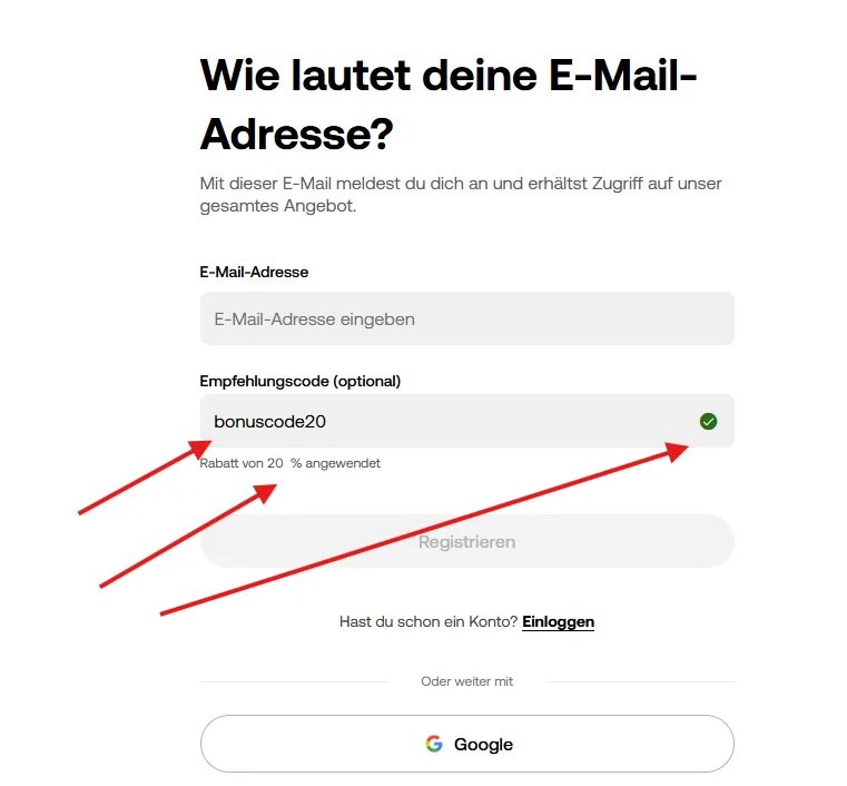 Kommentierter OKX-Registrierungsbildschirm mit rot markiertem Feld für den Empfehlungscode: die Eingabe von BONUSCODE20 aktiviert dauerhaft 20% Rabatt auf die Handelsgebühren